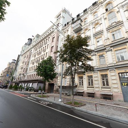 Luxury Beatiful Apartment On Pyshkinska Street Киев Екстериор снимка