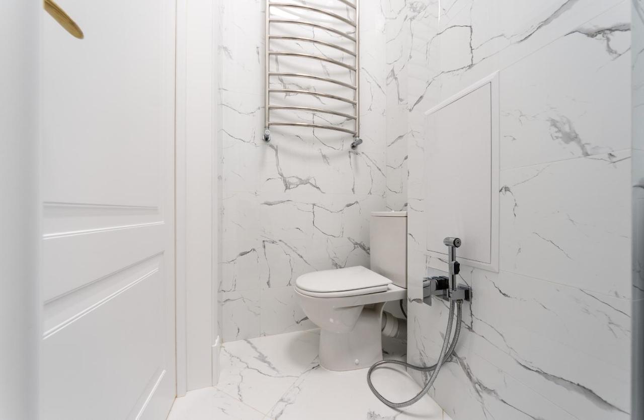 Luxury Beatiful Apartment On Pyshkinska Street Киев Екстериор снимка