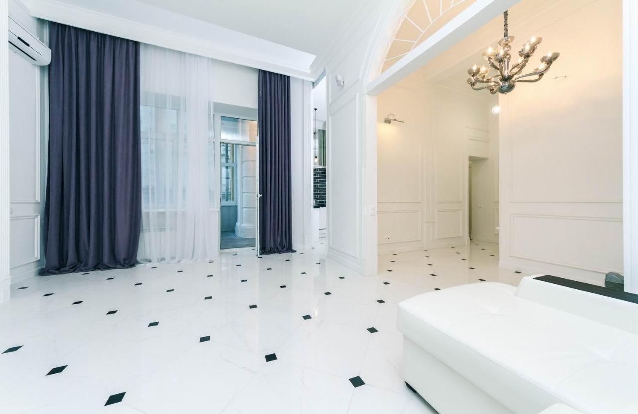 Luxury Beatiful Apartment On Pyshkinska Street Киев Екстериор снимка