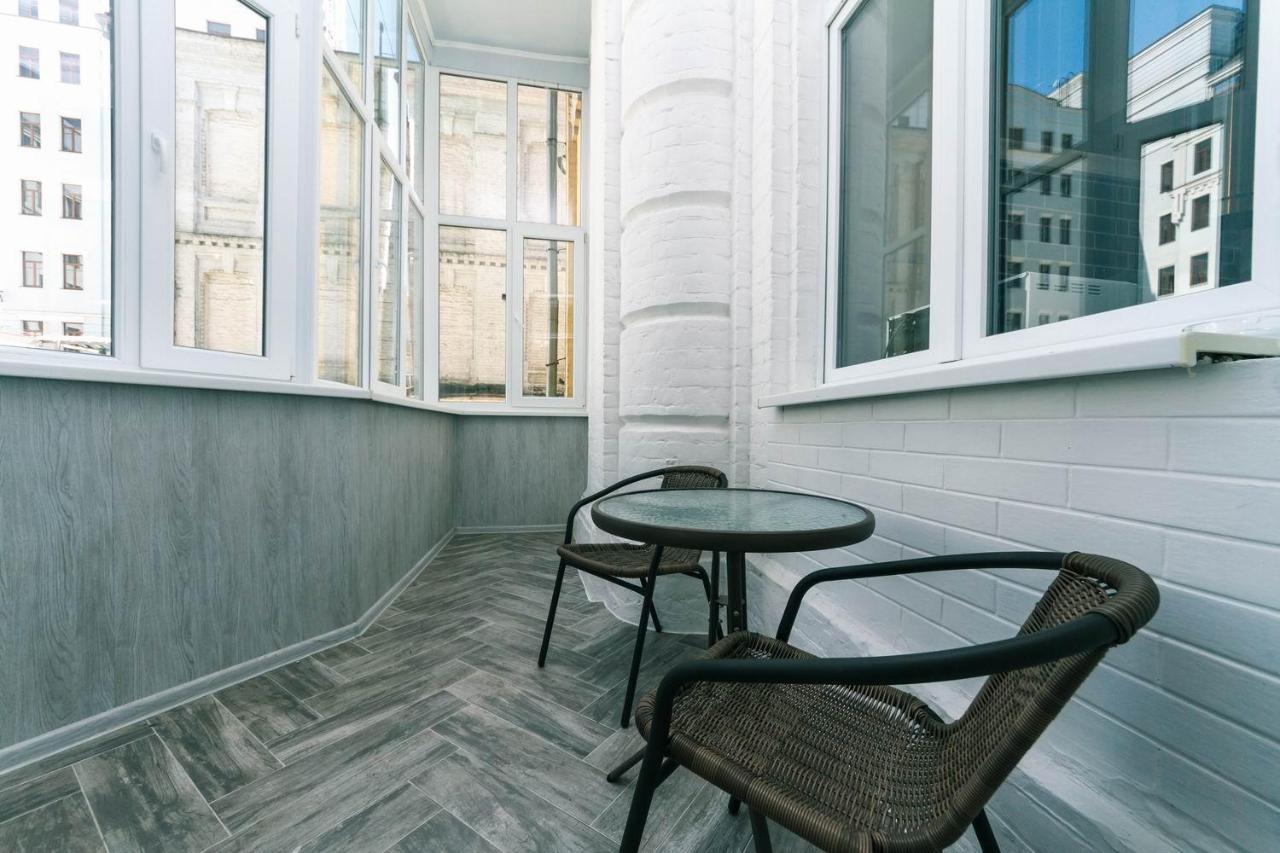 Luxury Beatiful Apartment On Pyshkinska Street Киев Екстериор снимка